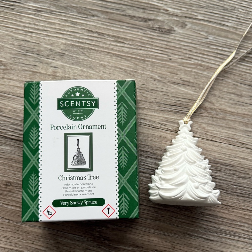 🎄 Scentsy Porcelain Christmas Tree Ornament